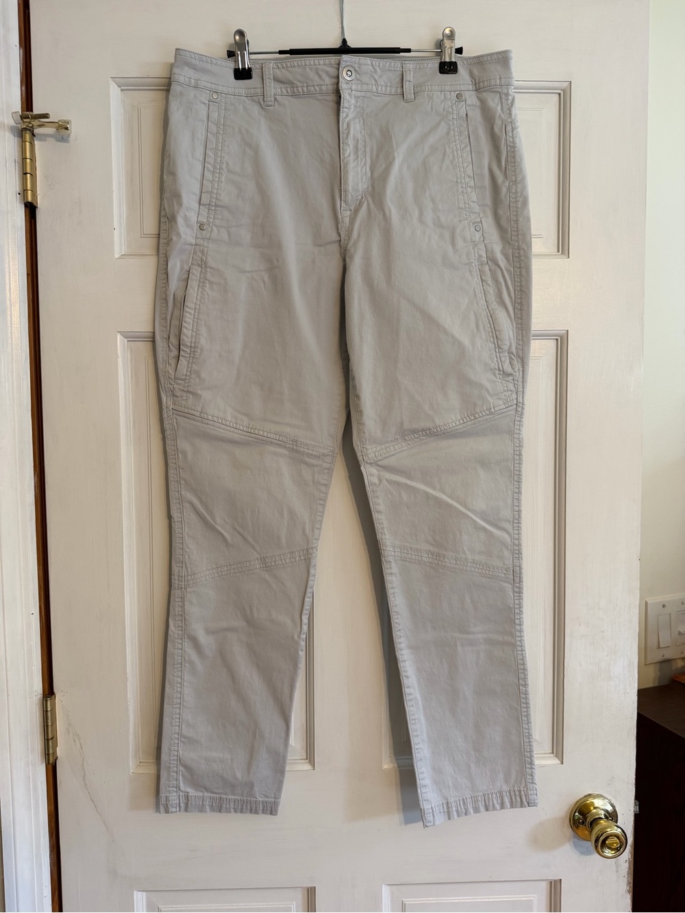 Eddie Bauer Light Gray Casual Capris